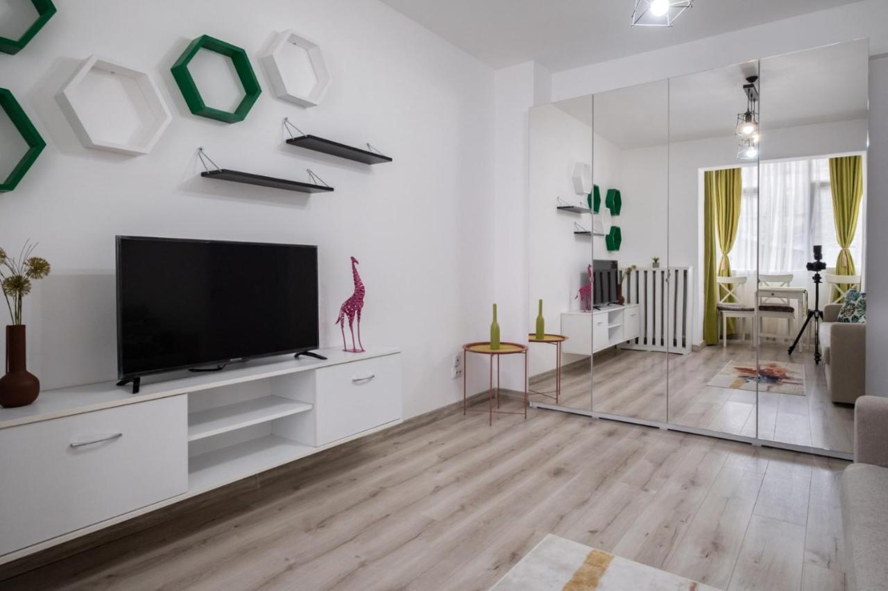 Laroka House Cosy And Modern Apartment Universitate-City Centre Бухарест Екстер'єр фото