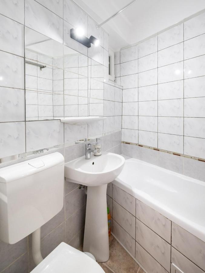 Laroka House Cosy And Modern Apartment Universitate-City Centre Бухарест Екстер'єр фото
